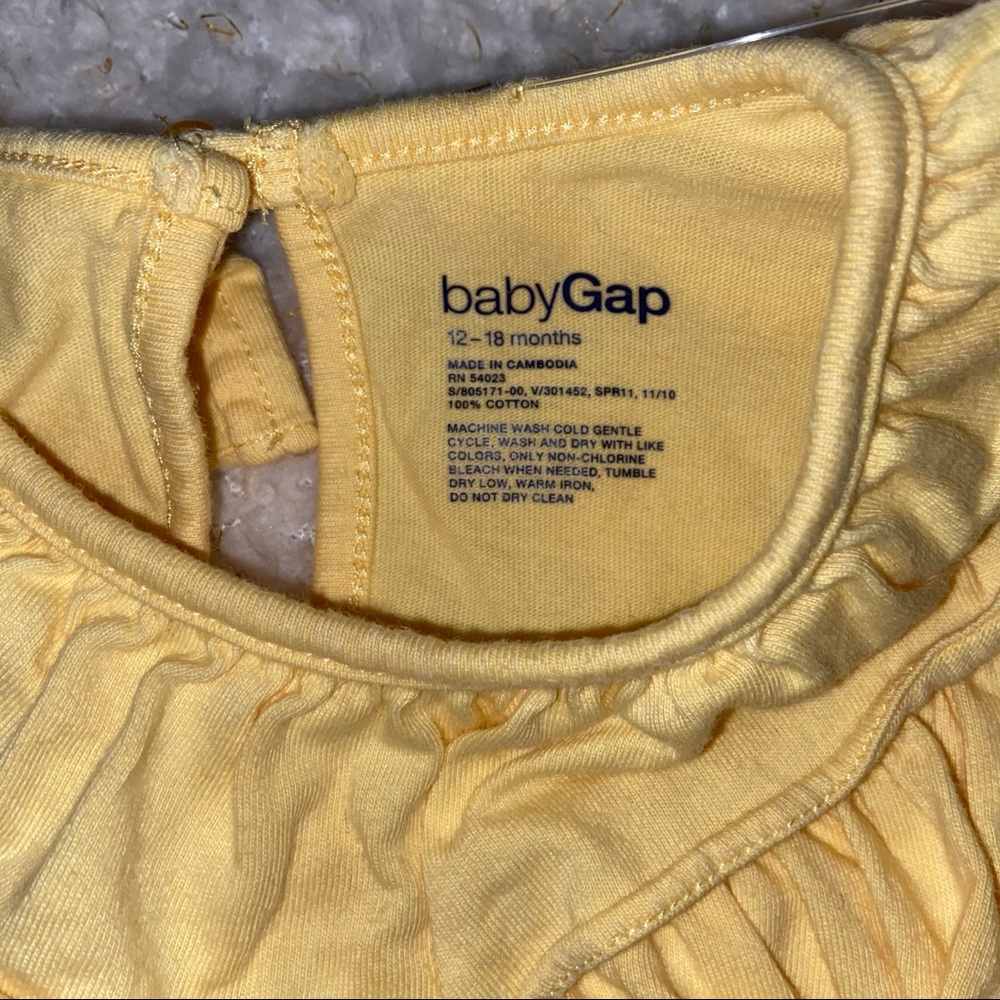 ✨ Baby Gap Ruffle Top – Sweet & Layered Look ✨ - Picture 5 of 6